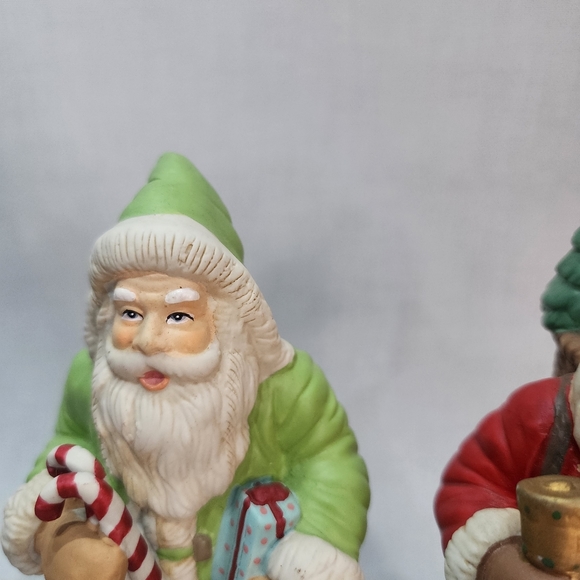 Set of 3 collectible porcelain Santa's. - Picture 8 of 16